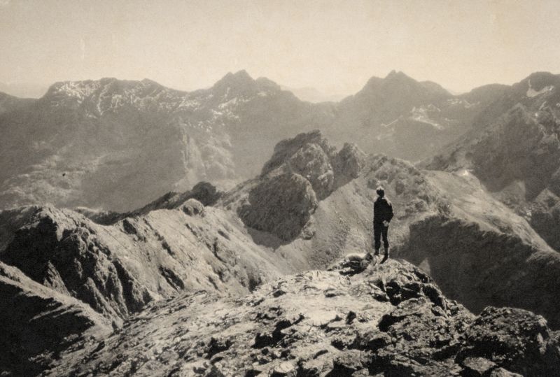 File:Irere Mountains Photo.jpg