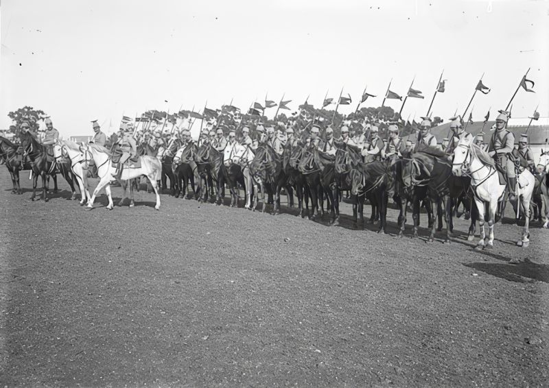 File:Heialdyn Army Photo 01.jpg