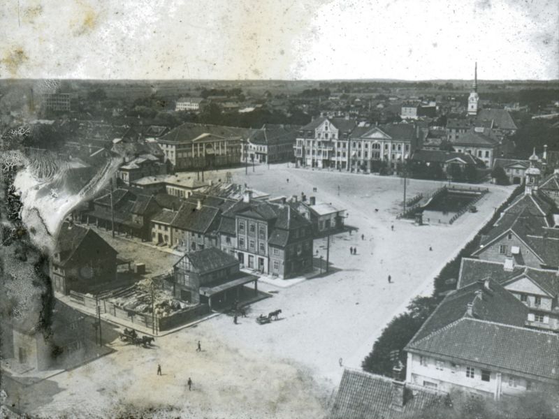 File:Photo of Sainsal Square.jpg