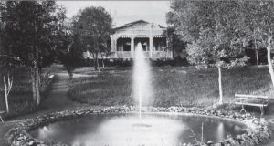Photo of the House of Moevre