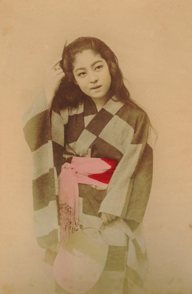 File:Isari Woman.jpg