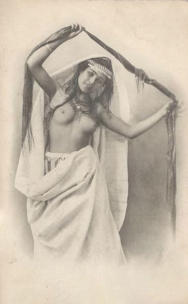 File:Berturracioi Dancer.jpg